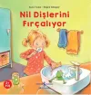 Nil Dişlerini Fırçalıyor