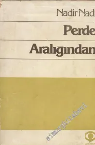 Perde Aralığından -