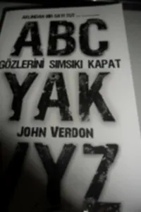 Gözlerini Sımsıkı Kapat