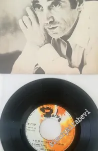 45 RPM SINGLE PLAK VINYL:  Charles Aznavour - Il Te Faudra Bien Revenir -        1967