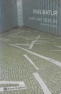 Siyah Sert Berlin (Üçgenler Kitabı)