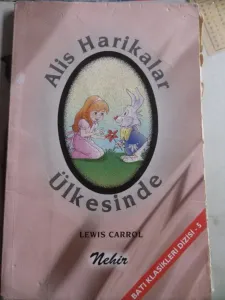 Alis Harikalar Ülkesinde