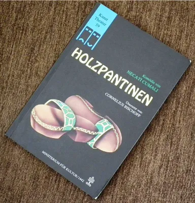 Holzpantinen