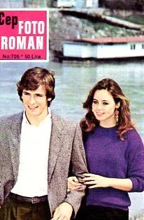 Cep Foto Roman 705 / Aşk Gizli Oyun Oynarsa