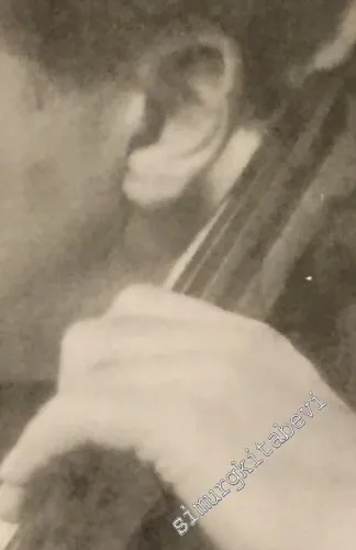 Muhiddin Sadak Bir Müzik Adamının Portresi ( 16.09.1900 - 16.09.1982) -