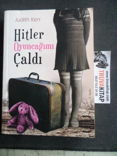 Hitler Oyuncağımı Çaldı