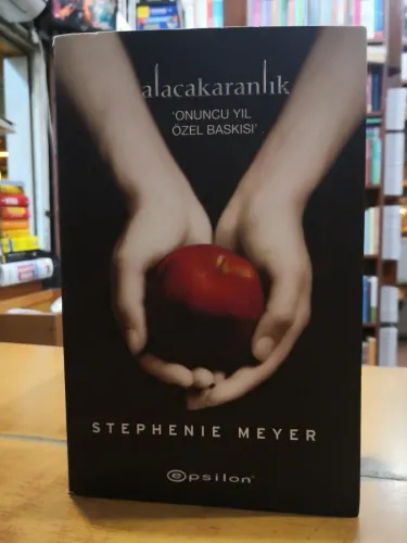 Alacakaranlık Yaşam ve Ölüm - 10. Yıla Özel Baskı İki Kitap Birarada