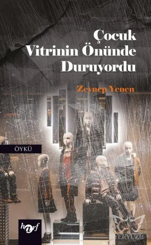 Çocuk Vitrinin Önünde Duruyordu