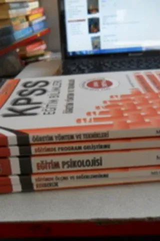 KPSS Eğitim Bilimleri Set 2009 / 5 Adet KPSS Eğitim Bilimleri Set 2009 / 5 Adet