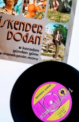 45 RPM SINGLE PLAK VINYL: İskender Doğan - Kocadım Günden Güne / Menekşenin Moru -        1974