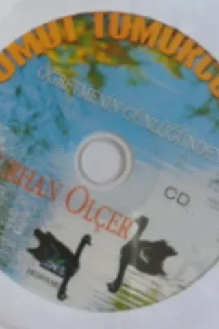 Öğretmenin Günlüğünden Umut Tomurcukları (CD Hediyeli) Nurhan Ölçer Öğretmenin Günlüğünden Umut Tomurcukları (CD Hediyeli) Nurhan Ölçer