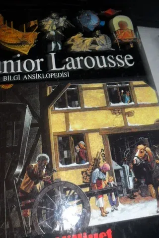 Junior Larousse Temel Bilgi Ansiklopedisi 4. Cilt