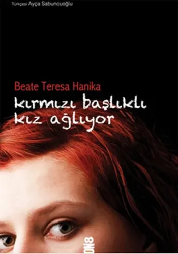 Kırmızı Başlıklı Kız Ağlıyor