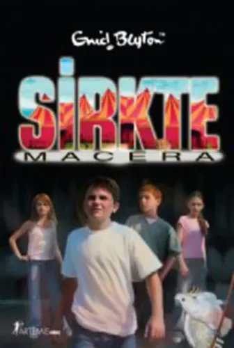 Sirkte; Macera