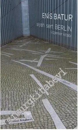 Siyah Sert Berlin: Üçgenler Kitabı -         2013