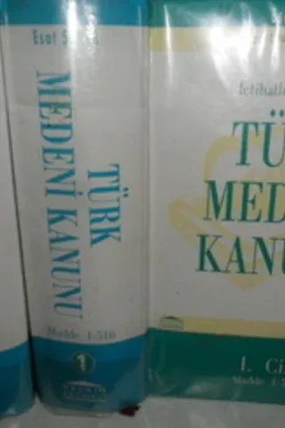 Türk Medeni Kanunu / 2 Cilt Takım Esat Şener