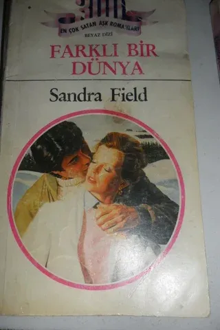 Farklı Bir Dünya -300 Sandra Field