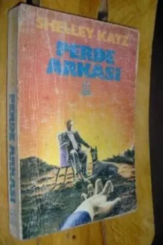 Perde Arkası