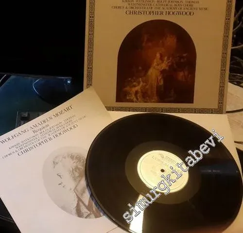 33 LP PLAK VINYL: Wolfgang Amadeus Mozart - Kirkby, Watkinson, Rolfe-Johnson, Thomas, Westminster Cathedral Boys Choir, Chorus & Orchestra of the Academy of Ancient Music, Christopher Hogwood - Requiem -        1984